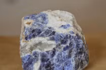 Khám phá khoáng vật sodalite: bầu trời đêm trong lòng đất