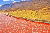 Giải mã bí ẩn hồ tử thần hóa đá mọi sinh vật ở châu Phi