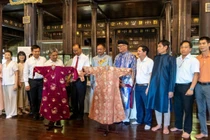 Giải mã hai chiếc áo dài của Hoàng Thái Hậu Từ Cung