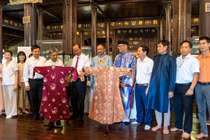 Giải mã hai chiếc áo dài của Hoàng Thái Hậu Từ Cung