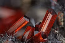 Bí ẩn khoáng vật đỏ rực, đẹp chết người và sức mạnh huyền thoại