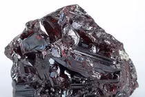 Pyrargyrite - Khoáng vật bạc đỏ lấp lánh, biểu tượng của tự nhiên huyền bí