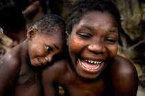 Kỹ năng săn bắn của người Pygmy trong rừng châu Phi