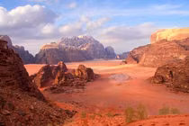 Sa mạc Wadi Rum - Địa hình giống hệt Mặt Trăng duy nhất thế giới