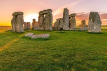 Khám phá bí ẩn của vòng tròn Stonehenge qua các giả thuyết cổ đại