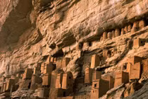 Sống giữa vực thẳm, câu chuyện khó tin ở vách đá Bandiagara