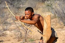 Kỹ năng sinh tồn đặc biệt của người San giữa sa mạc khắc nghiệt 