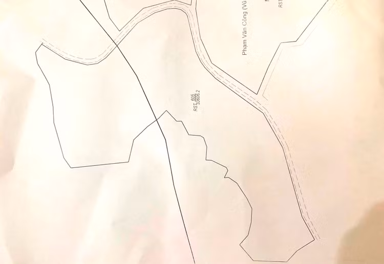 Theo bản đồ thể hiện gia đình ông Phạm Văn Vũ được nhà nước cấp 33606.2m2 đất rừng sản xuất.