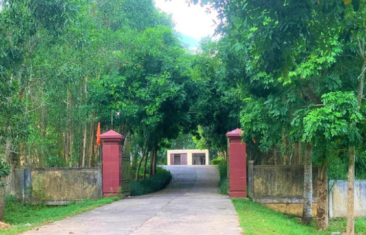 Điệp và Ngọc đột nhập phòng kế toán - Lâm trường Kiến Giang (huyện Lệ Thuỷ, Quảng Bình) lấy đi hơn 617 triệu đồng.