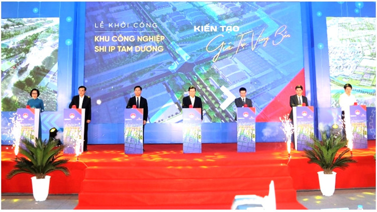 Các đại biểu ấn nút khởi động dự án KCN Tam Dương 1 - Khu vực 2. Các đại biểu ấn nút khởi động dự án KCN Tam Dương 1 - Khu vực 2.
