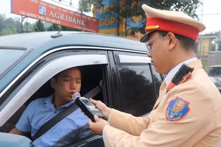 Tỉnh Yên Bái nghiêm cấm can thiệp, tác động vào quá trình kiểm tra, xử lý vi phạm của lực lượng thực thi công vụ.