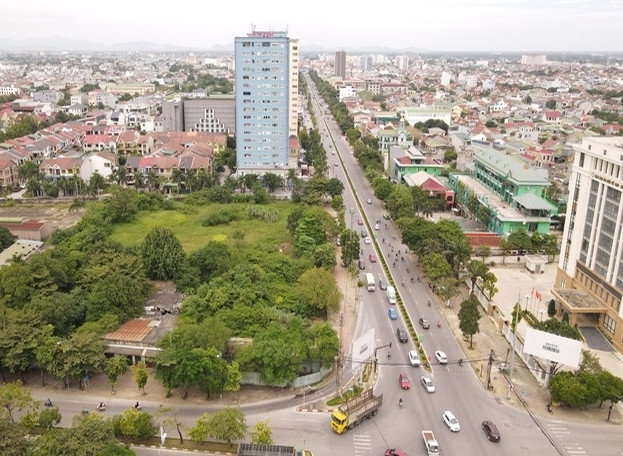 Dự án Trung tâm thương mại, văn phòng cho thuê và căn hộ cao cấp BMC - Vinh - Plaza chậm tiến độ nhiều năm.