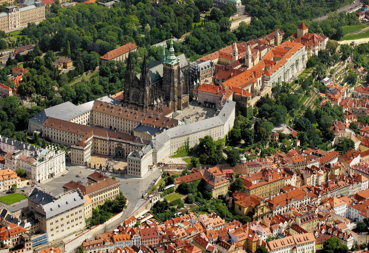 Sung sot truoc toa lau dai co lon nhat the gioi-Hinh-2