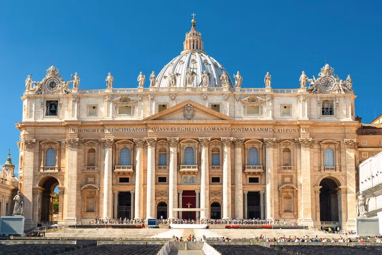 Sung sot truoc su hoanh trang cua nha tho lon nhat the gioi-Hinh-3