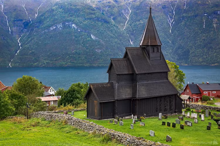 Sung sot truoc su ky vi cua nha tho go co nhat the gioi-Hinh-6