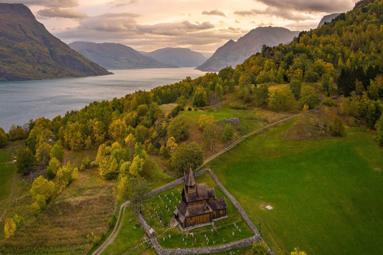 Sửng sốt trước sự kỳ vĩ của nhà thờ gỗ cổ nhất thế giới - Hình 9 Sung sot truoc su ky vi cua nha tho go co nhat the gioi-Hinh-9