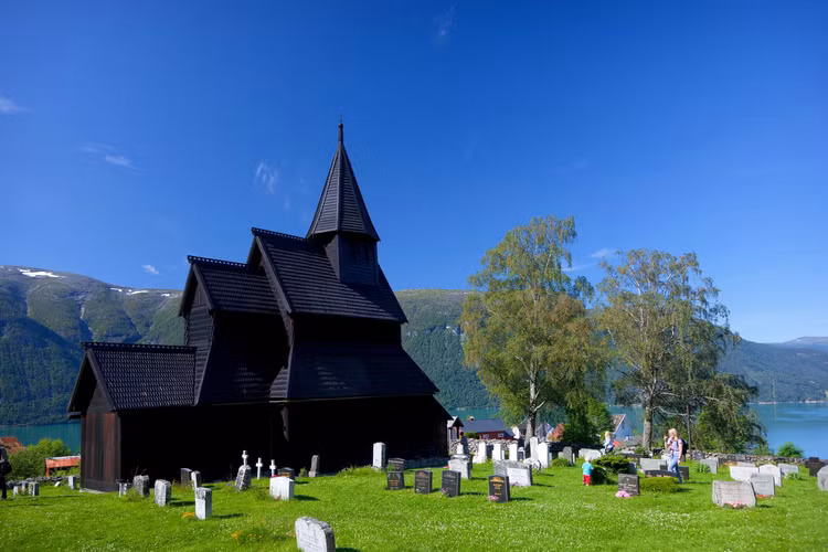 Sung sot truoc su ky vi cua nha tho go co nhat the gioi-Hinh-3