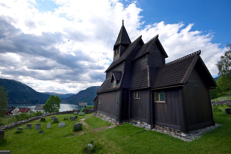 Sửng sốt trước sự kỳ vĩ của nhà thờ gỗ cổ nhất thế giới - Hình 5 Sung sot truoc su ky vi cua nha tho go co nhat the gioi-Hinh-5