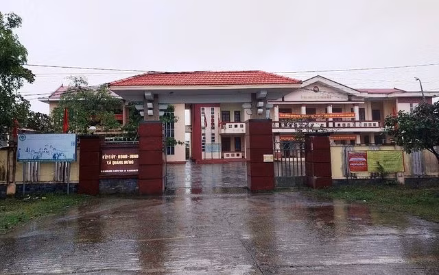 Trụ sở xã Quảng Hưng, huyện Quảng Trạch (Quảng Bình). Trụ sở xã Quảng Hưng, huyện Quảng Trạch (Quảng Bình).