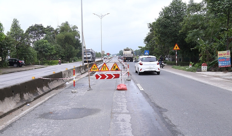 ...tuy nhiên việc khắc phục còn manh mún, nhỏ lẻ, chưa đáp ứng mức độ hư hỏng thực tế.