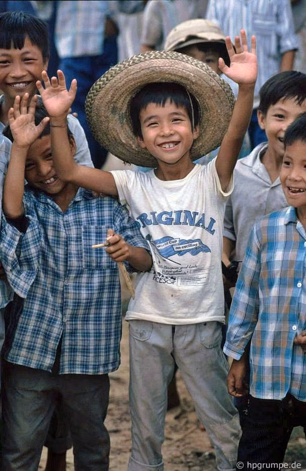 Loat anh de doi ve ngoai thanh Ha Noi nam 1991-Hinh-6