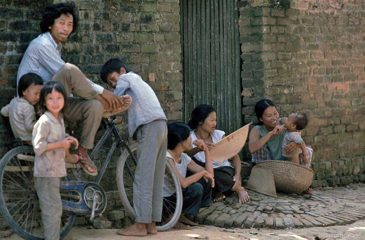 Loat anh de doi ve ngoai thanh Ha Noi nam 1991-Hinh-5
