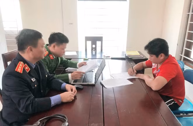 Nguyễn Thành Nam tại Cơ quan CSĐT.