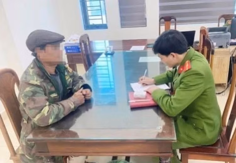 Đối tượng Hoàng Bá Lan tại Cơ quan điều tra.