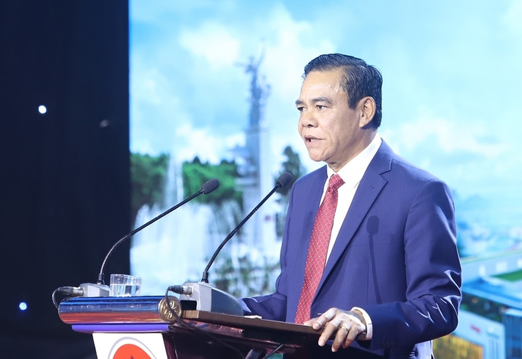 Chủ tịch UBND tỉnh Hà Tĩnh Võ Trọng Hải phát biểu khai mạc Hội nghị.