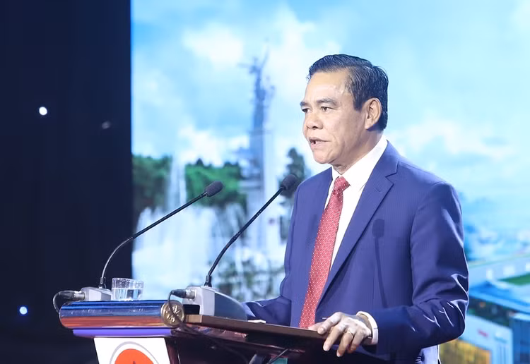 Chủ tịch UBND tỉnh Hà Tĩnh Võ Trọng Hải phát biểu khai mạc Hội nghị.