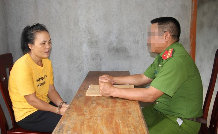 Đối tượng Lương Thị Toàn tại Cơ quan CSĐT.