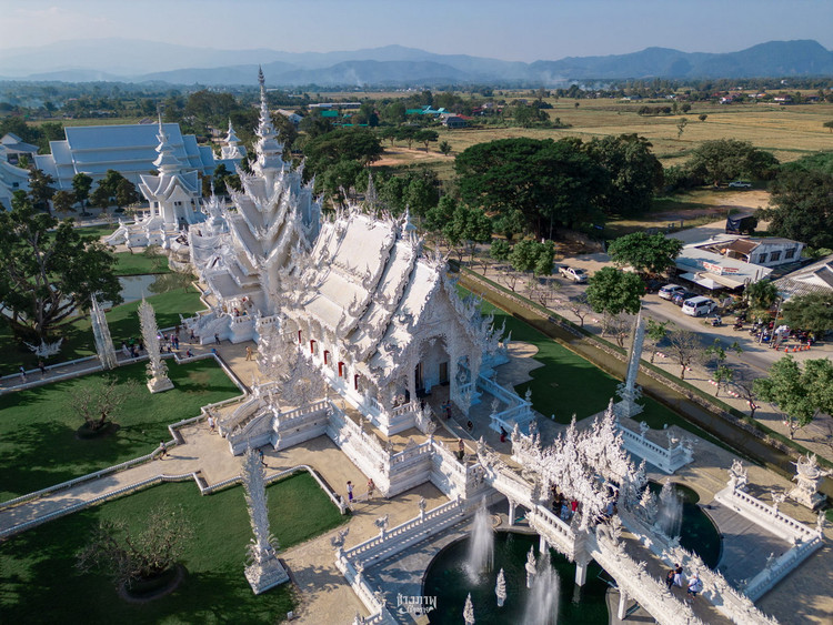 Choang ngop canh tuong sieu thuc o ngoi chua trang nhu tuyet-Hinh-3