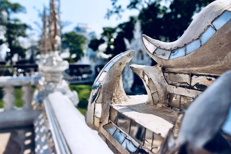 Choáng ngợp cảnh tượng siêu thực ở ngôi chùa trắng như tuyết - Hình 12 Choang ngop canh tuong sieu thuc o ngoi chua trang nhu tuyet-Hinh-12