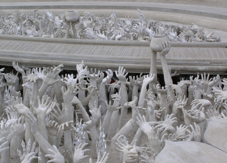 Choang ngop canh tuong sieu thuc o ngoi chua trang nhu tuyet-Hinh-6