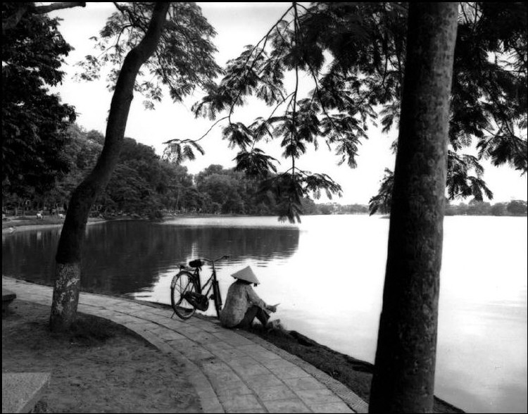 Ngam loat anh cuc sinh dong ve suoc song o Ha Noi nam 1992-Hinh-7
