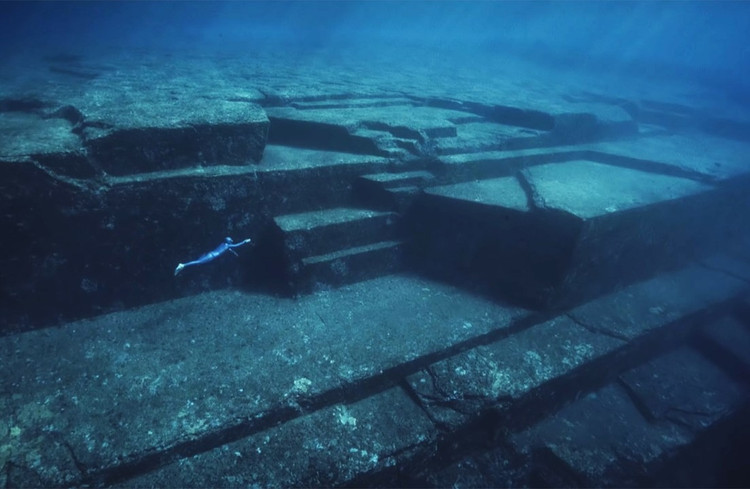 Sự thật về kim tự tháp khổng lồ dưới đáy biển Nhật Bản - Hình 4 Su that ve kim tu thap khong lo duoi day bien Nhat Ban-Hinh-4