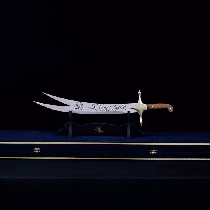 Nhung thanh guom bau noi tieng nhat lich su the gioi-Hinh-3