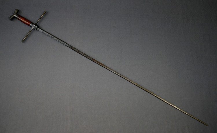 Kiem luon song va loat vu khi ky la nhat thoi Trung co-Hinh-11