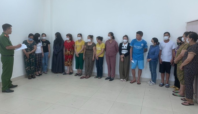 Các đối tượng bị bắt giữ...