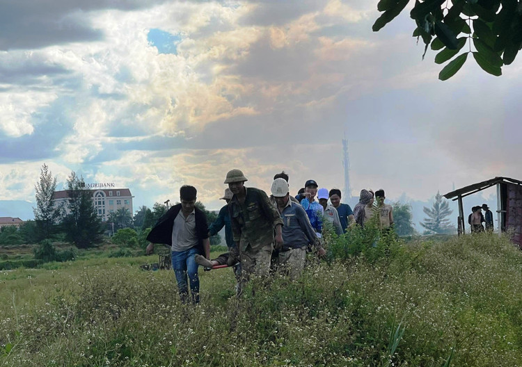 Thăm dò địa chất dưới đường điện cao thế, 3 người bị điện giật thương vong ảnh 2