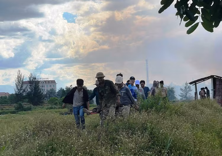 Thăm dò địa chất dưới đường điện cao thế, 3 người bị điện giật thương vong ảnh 2