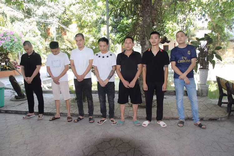 Các đối tượng trong đường dây đánh bạc bị bắt giữ... Các đối tượng trong đường dây đánh bạc bị bắt giữ...