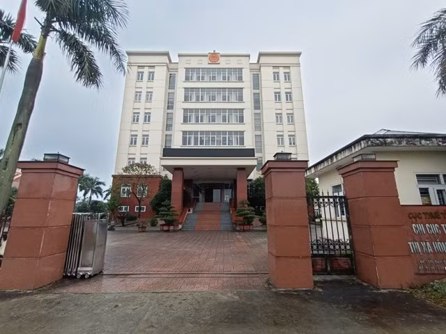 Trụ sở Chi cục thuế khu vực Hồng Lĩnh - Can Lộc nơi bà Hương công tác.