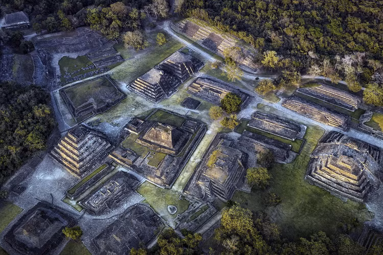 Soi tung ngoc ngach kim tu thap to ong duy nhat tren the gioi-Hinh-10