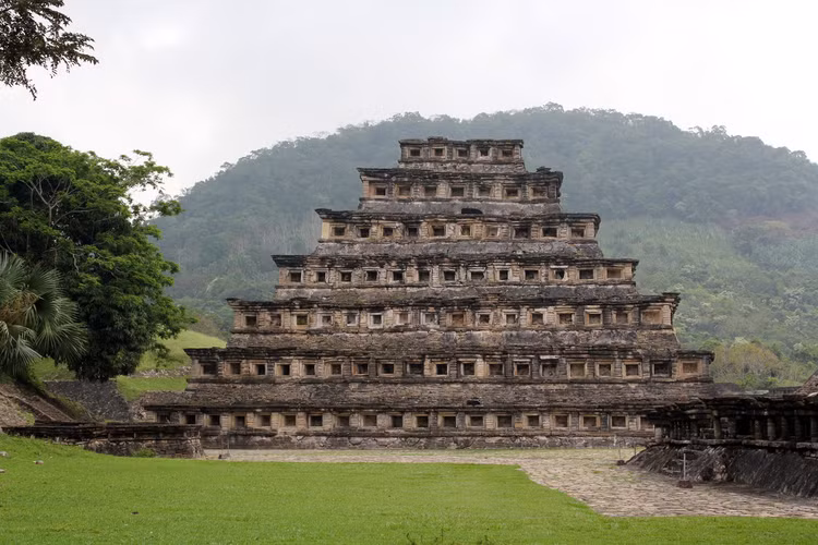 Soi tung ngoc ngach kim tu thap to ong duy nhat tren the gioi
