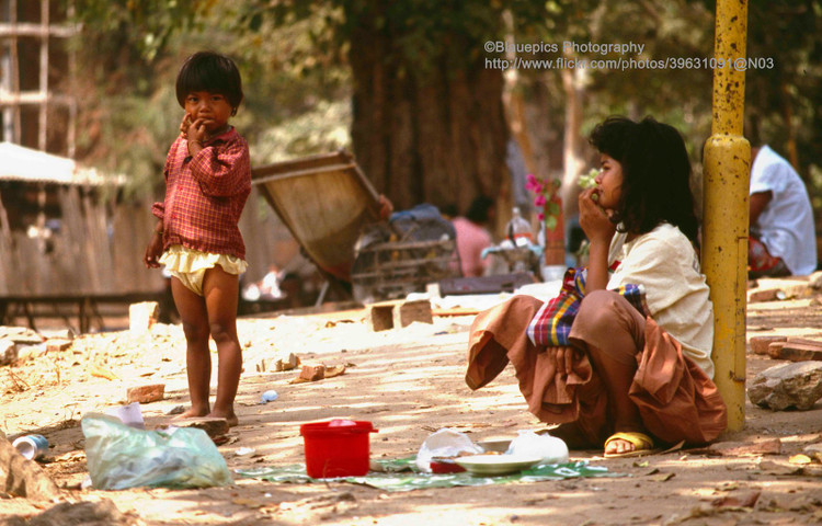 Anh kho quen ve cuoc song o thu do Campuchia ba thap nien truoc-Hinh-16