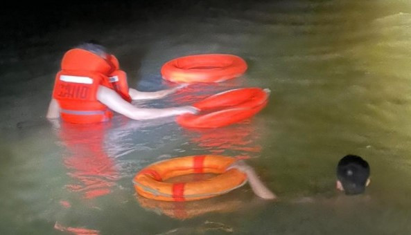 Lực lượng chức năng đang tìm kiếm tung tích Sửu... Lực lượng chức năng đang tìm kiếm tung tích Sửu...