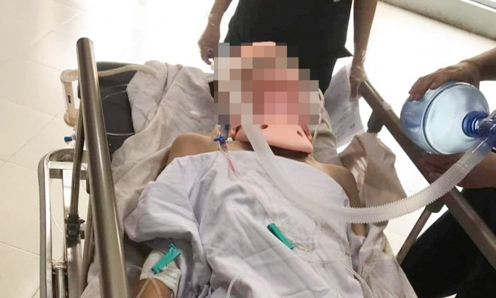 Dù được gia đình đưa đi cấp cứu, tuy nhiên do vết thương quá nặng em T. đã không qua khỏi.