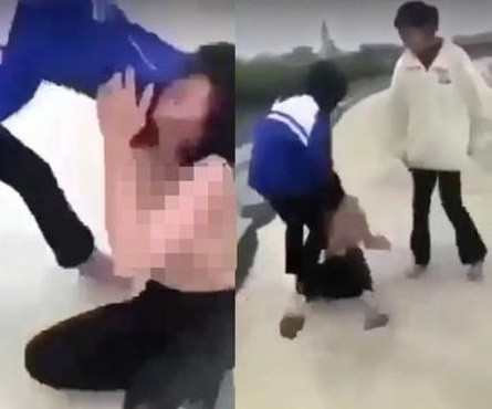 Dù đã khóc lóc, van xin nhưng nữ sinh vẫn bị nhóm bạn đánh đập dã man.
