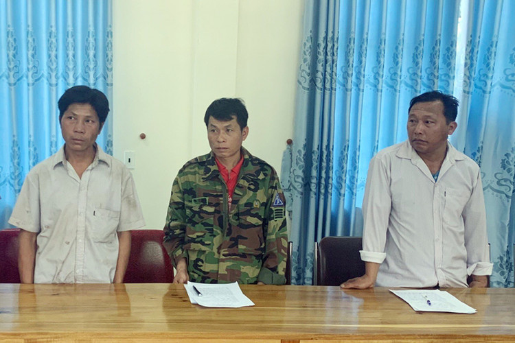 Ba đối tượng tại Cơ quan CSĐT Công an huyện Kỳ Sơn.